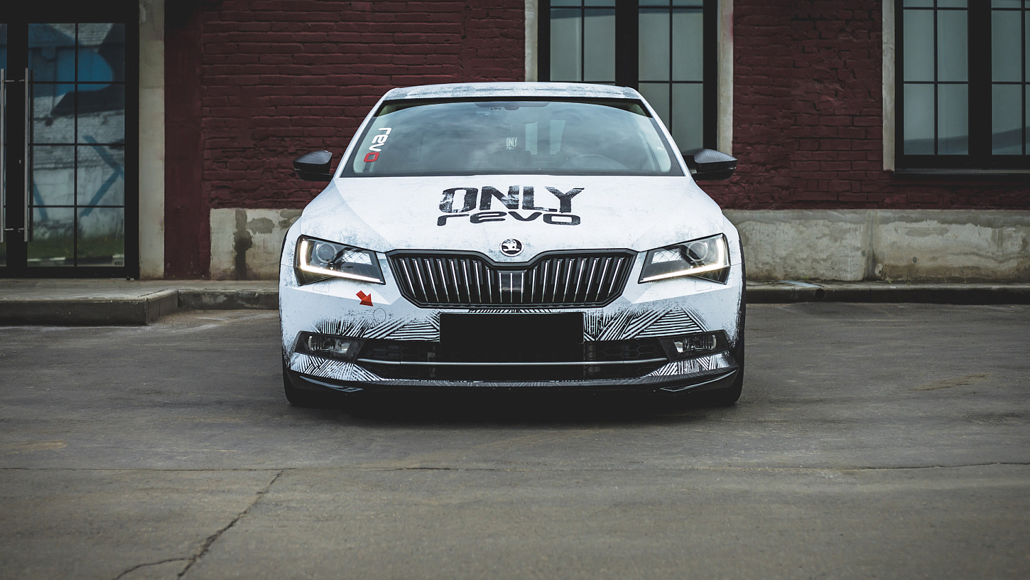 Оклейка Skoda SuperB