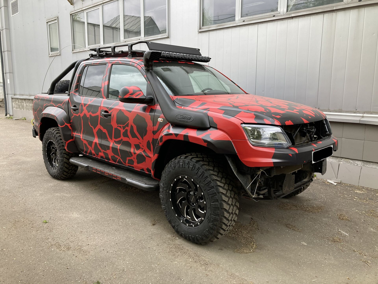 Оклейка пленкой Volkswagen Amarok