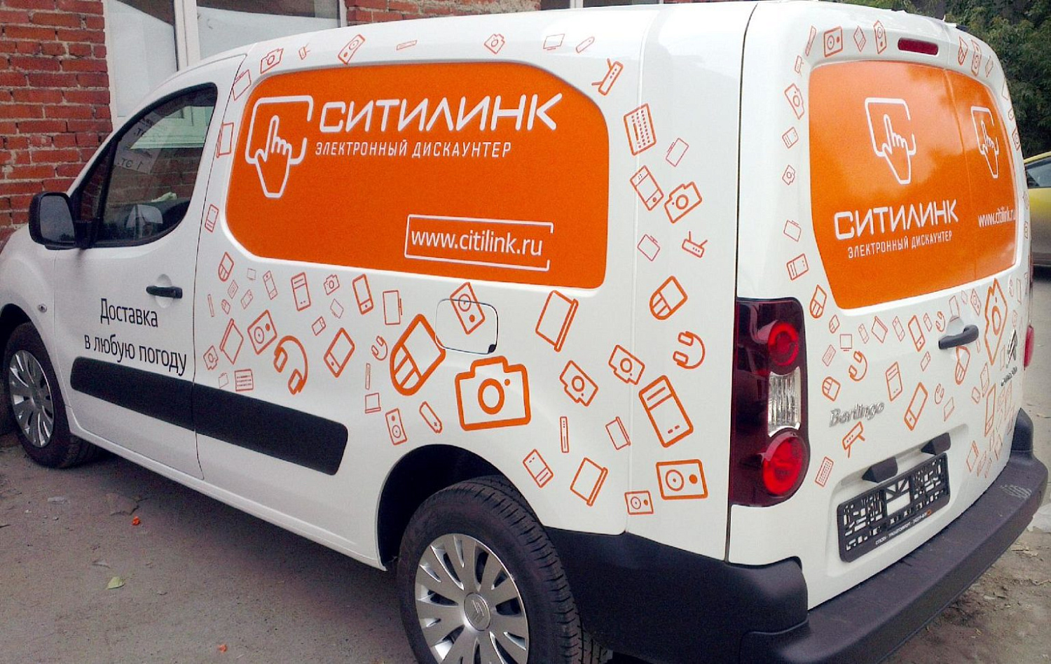 Оклейка транспорта рекламой