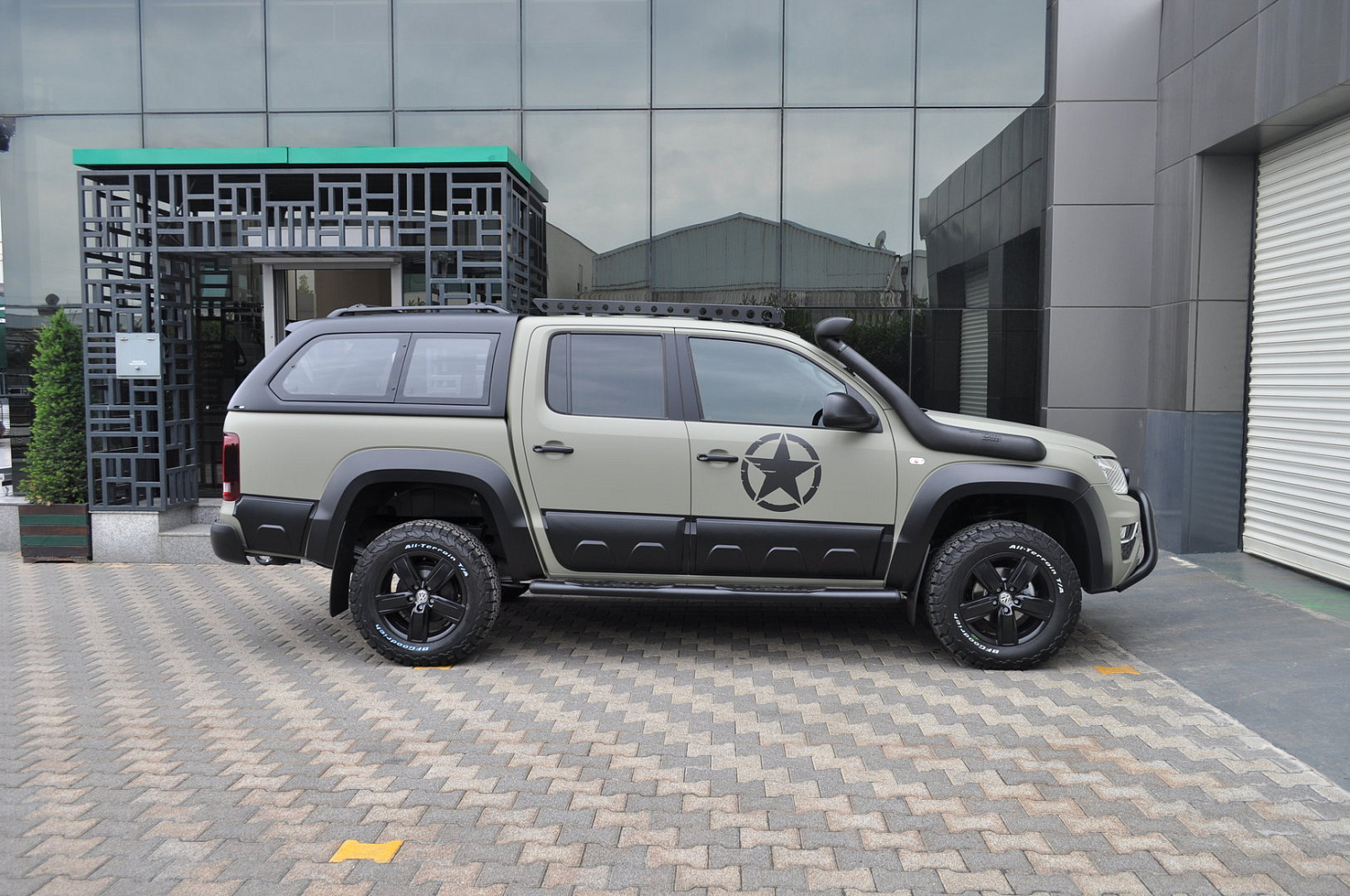 Оклейка пленкой Volkswagen Amarok
