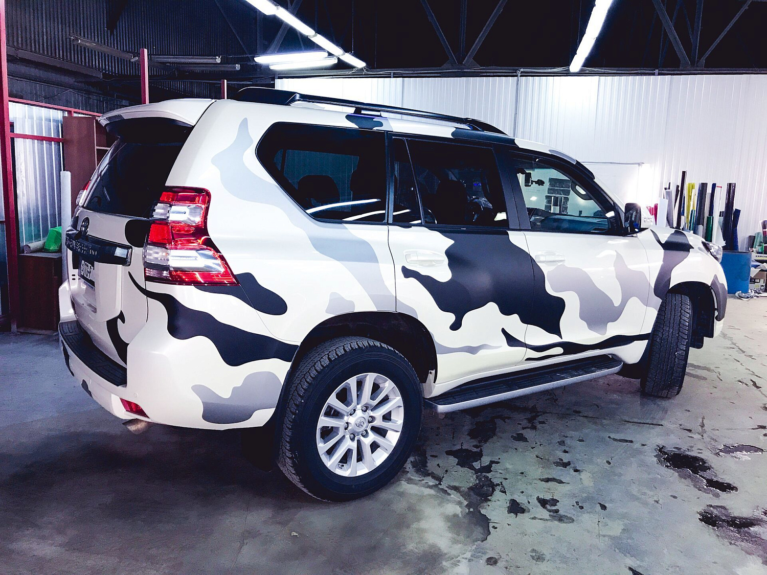 Оклейка пленкой Toyota Land Cruiser