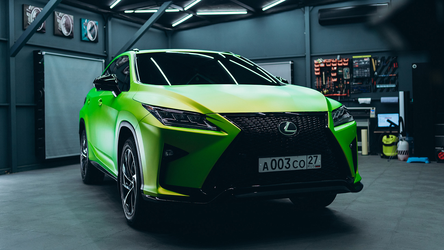 Оклейка пленкой Lexus