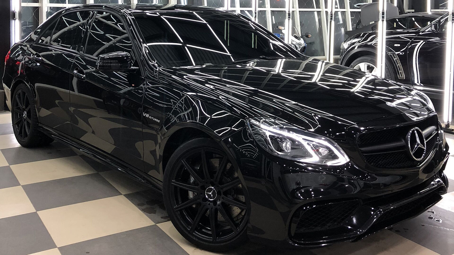 Антихром на Mercedes 212