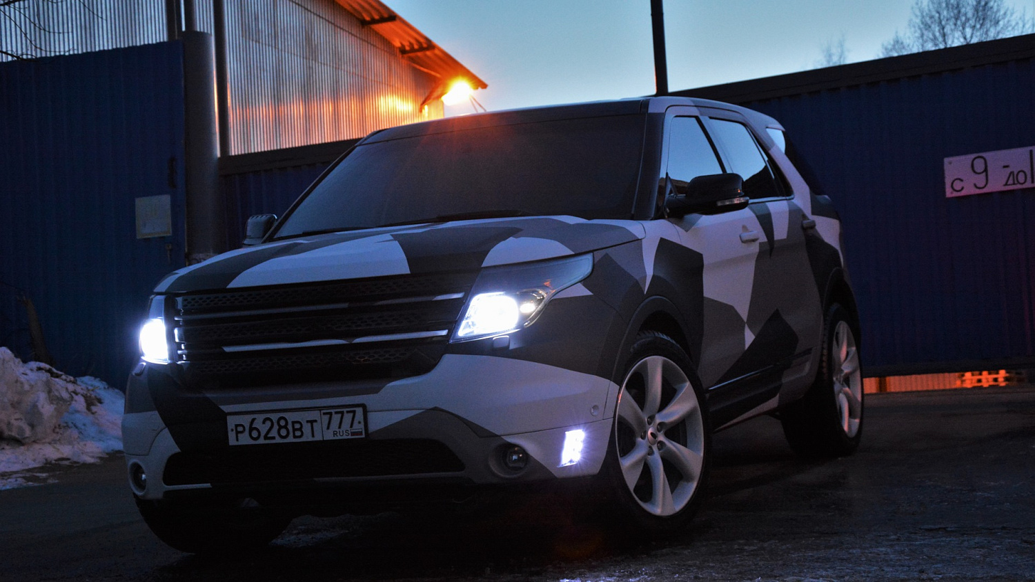 Оклейка Ford Explorer