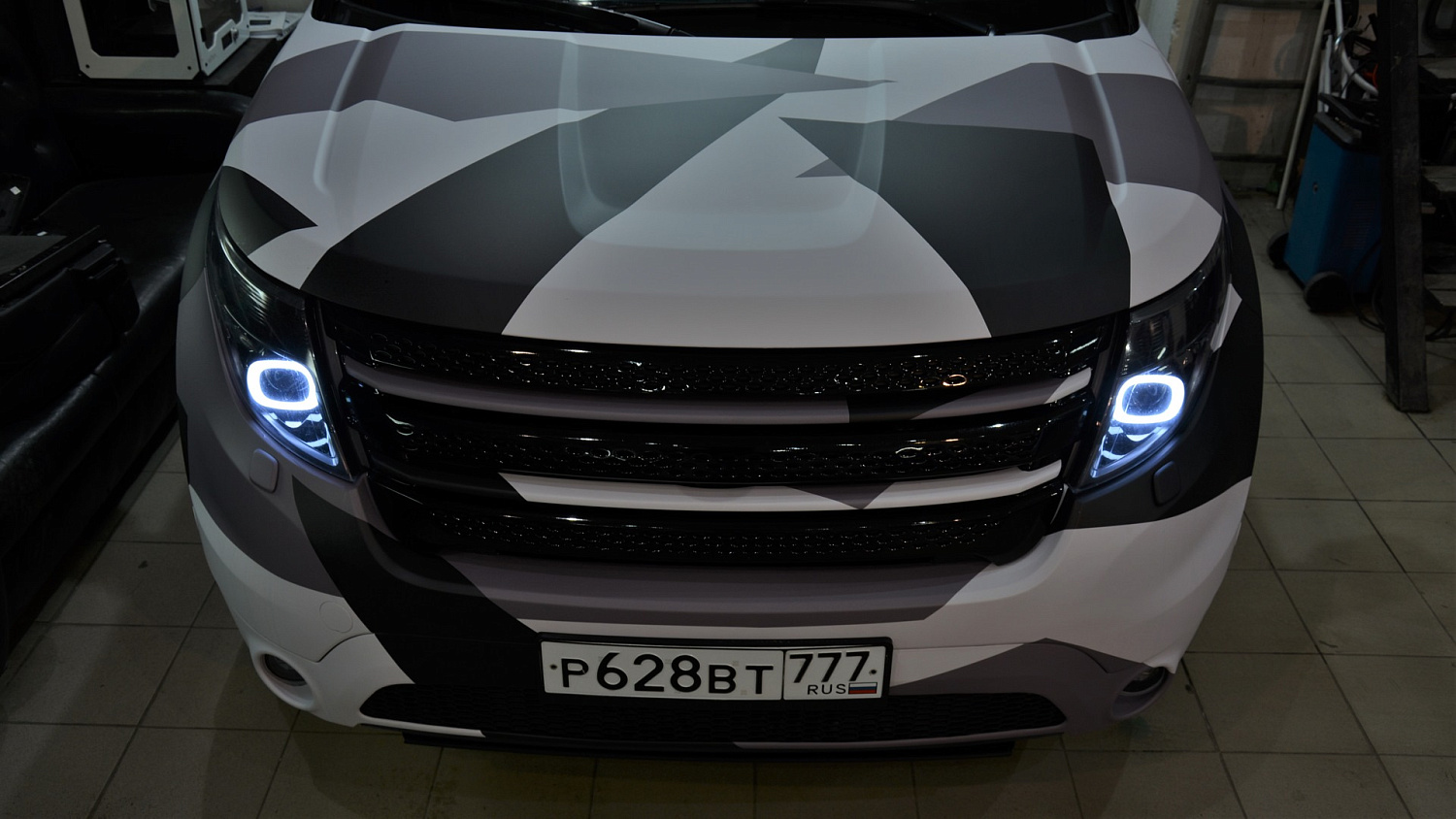 Оклейка Ford Explorer