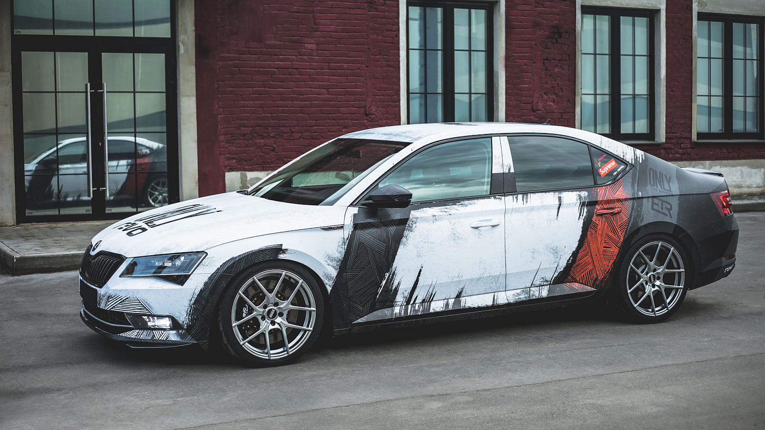 Оклейка Skoda SuperB